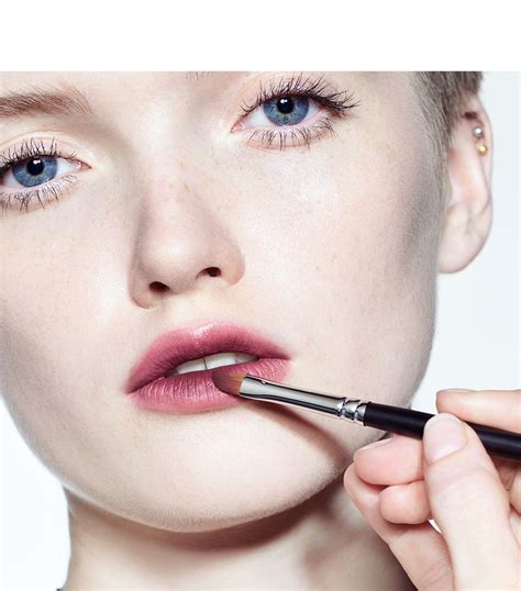 dior backstage retractable lip brush n 31|Dior Backstage Retractable Lip Brush N° 31.